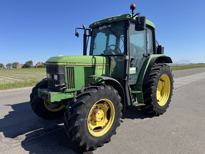 טרקטור חקלאי John Deere 6300: תמונה 1