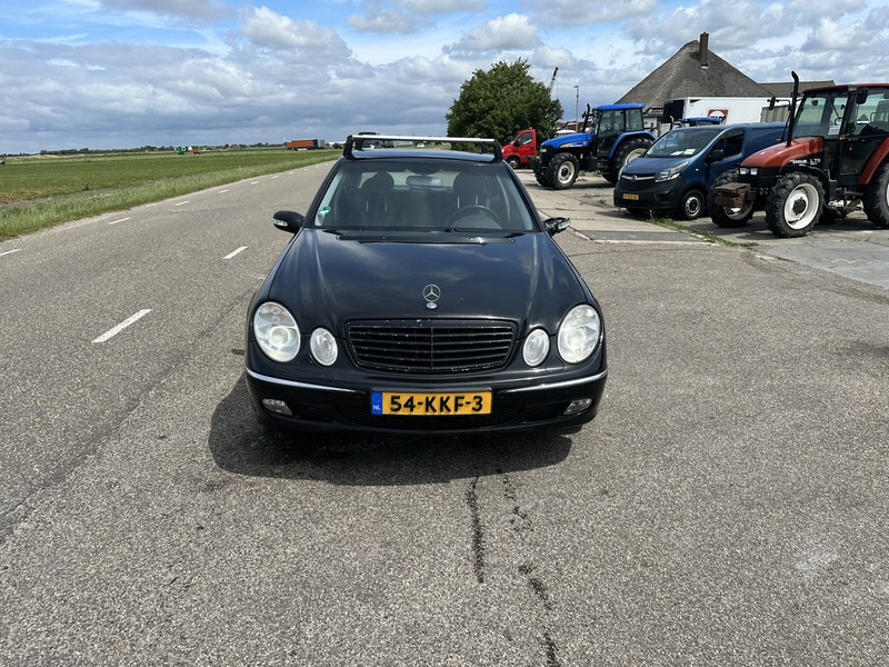 Mercedes-Benz E-Klasse 240 - מכונית: תמונה 2 Mercedes-Benz E-Klasse 240 - מכונית: תמונה 2