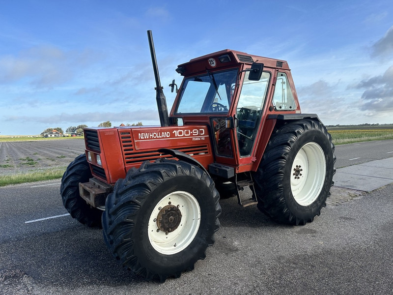New Holland 100-90 DT - טרקטור חקלאי: תמונה 1 New Holland 100-90 DT - טרקטור חקלאי: תמונה 1