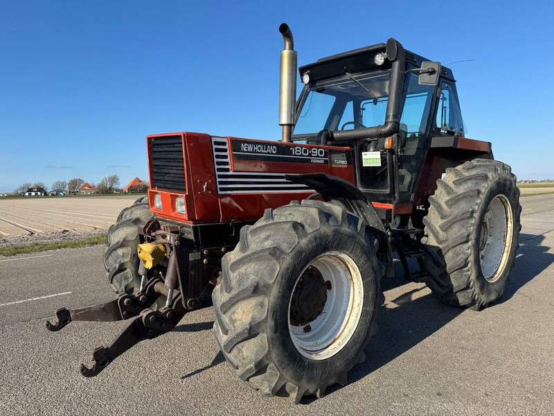 New Holland 180-90 DT - טרקטור חקלאי: תמונה 1 New Holland 180-90 DT - טרקטור חקלאי: תמונה 1