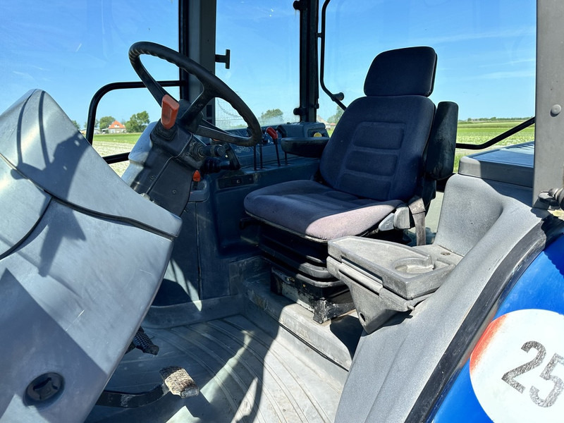 New Holland 8260 - טרקטור חקלאי: תמונה 5 New Holland 8260 - טרקטור חקלאי: תמונה 5