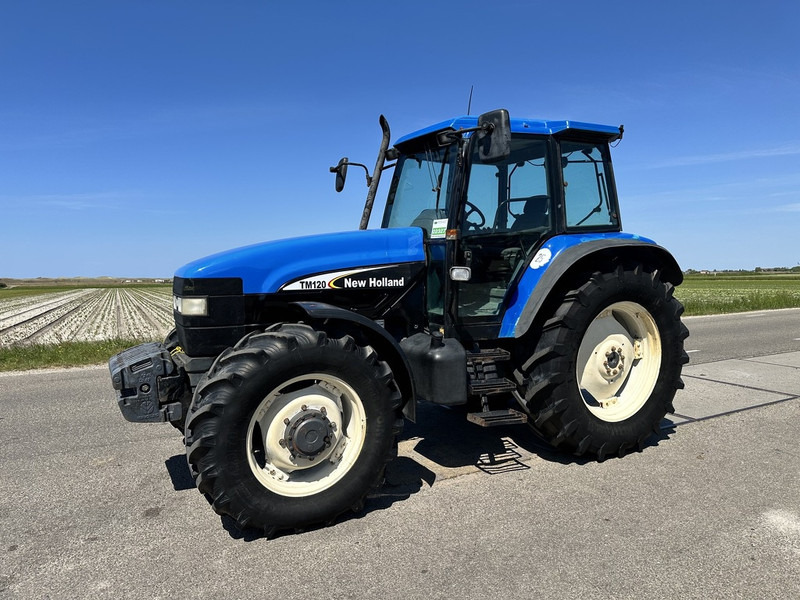 New Holland 8260 - טרקטור חקלאי: תמונה 1 New Holland 8260 - טרקטור חקלאי: תמונה 1
