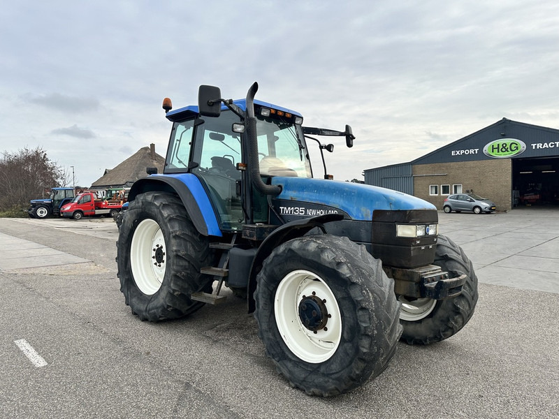 New Holland TM 135 - טרקטור חקלאי: תמונה 3 New Holland TM 135 - טרקטור חקלאי: תמונה 3