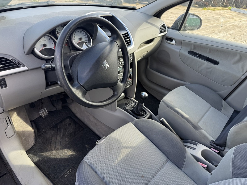 Peugeot 207 - מכונית: תמונה 3 Peugeot 207 - מכונית: תמונה 3