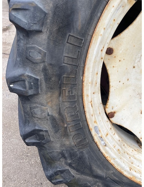 Pirelli 480\70 R38 TM 700 - צמיג: תמונה 3 Pirelli 480\70 R38 TM 700 - צמיג: תמונה 3