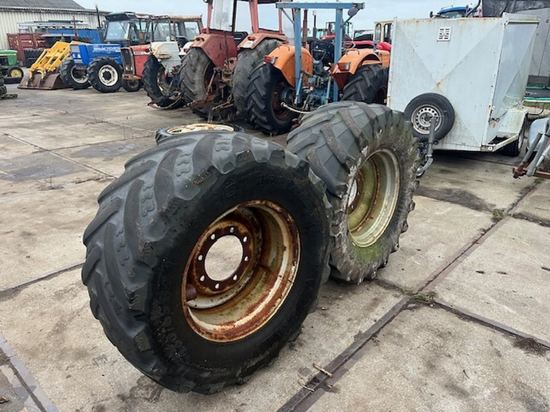Trelleborg en bkt 480\65 R24 TM 800 - חישוק: תמונה 2 Trelleborg en bkt 480\65 R24 TM 800 - חישוק: תמונה 2