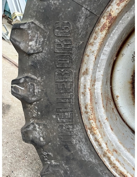 Trelleborg en bkt 480\65 R24 TM 800 - חישוק: תמונה 4 Trelleborg en bkt 480\65 R24 TM 800 - חישוק: תמונה 4