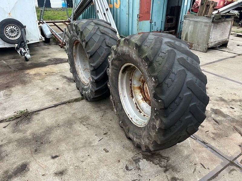 Trelleborg en bkt 480\65 R24 TM 800 - חישוק: תמונה 5 Trelleborg en bkt 480\65 R24 TM 800 - חישוק: תמונה 5