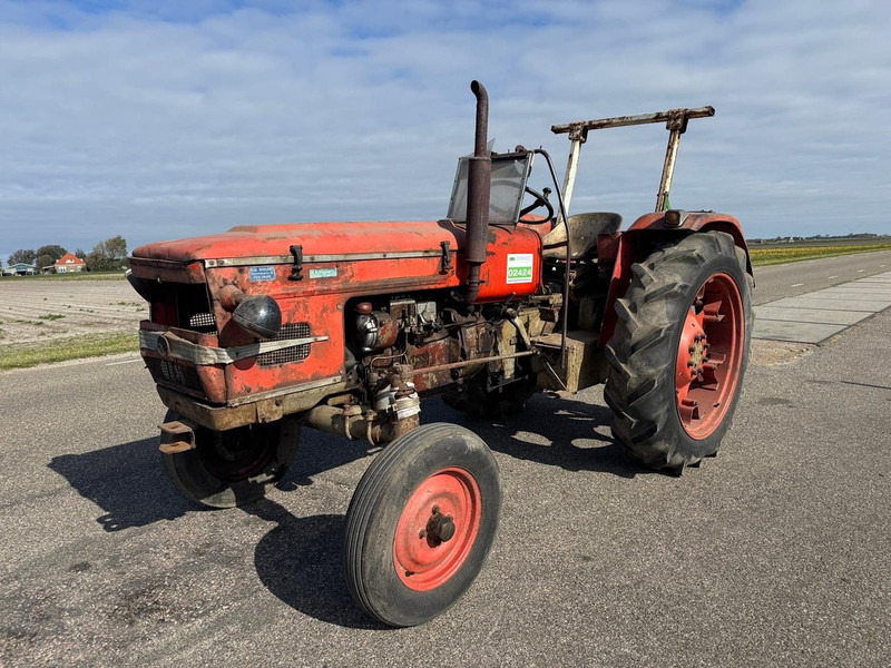 Zetor 4511 - טרקטור חקלאי: תמונה 1 Zetor 4511 - טרקטור חקלאי: תמונה 1