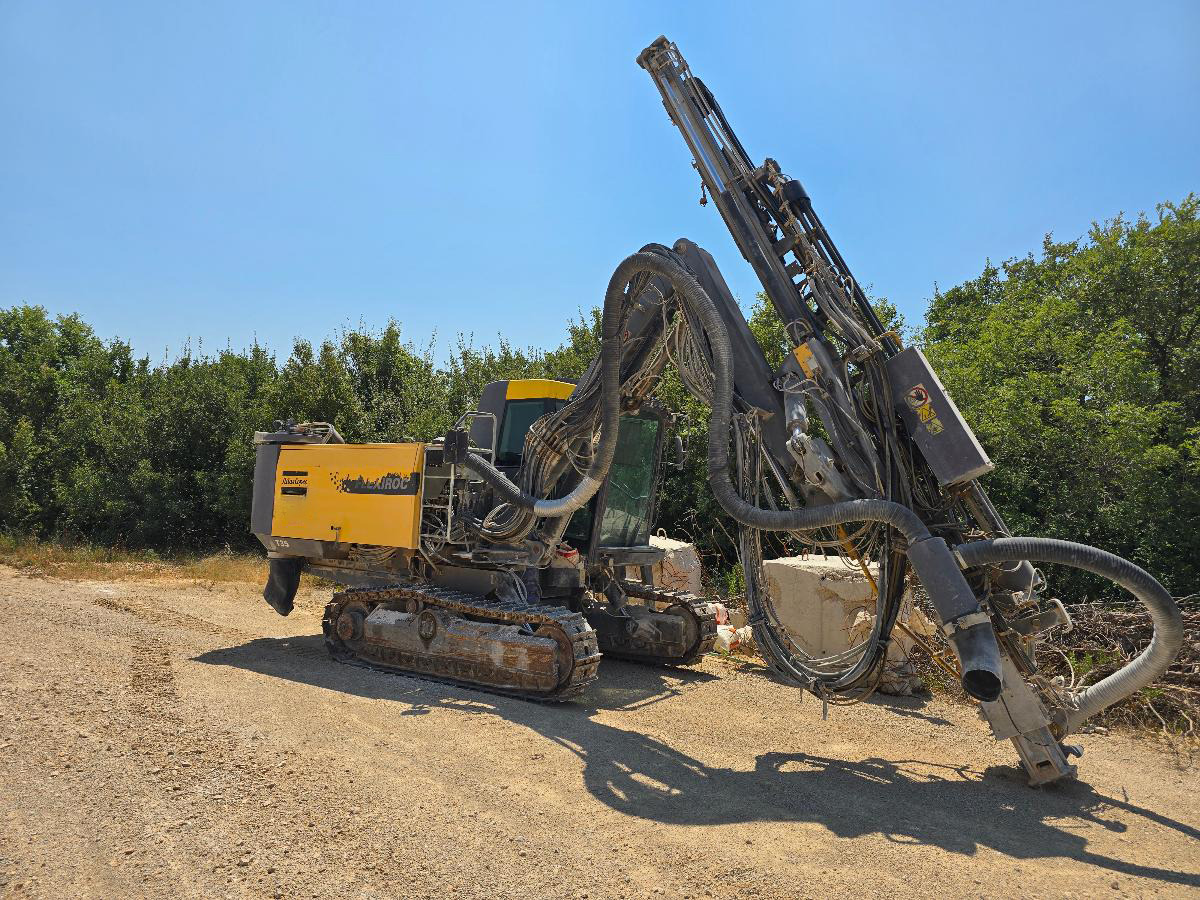 Atlas Copco FlexiRoc T35-11 - אסדת קידוח: תמונה 1 Atlas Copco FlexiRoc T35-11 - אסדת קידוח: תמונה 1
