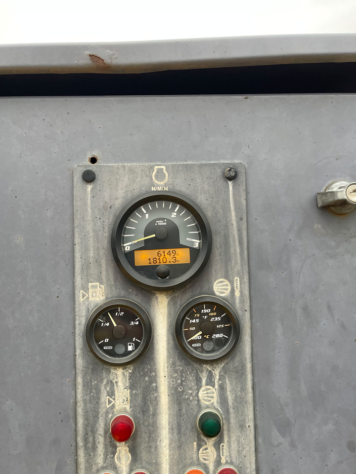 Atlas Copco ROC D3-01 - אסדת קידוח: תמונה 4 Atlas Copco ROC D3-01 - אסדת קידוח: תמונה 4