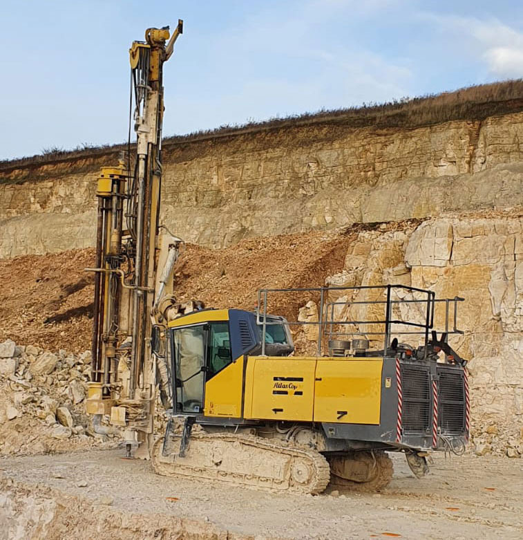 Atlas Copco ROC F6-44 - אסדת קידוח: תמונה 2 Atlas Copco ROC F6-44 - אסדת קידוח: תמונה 2