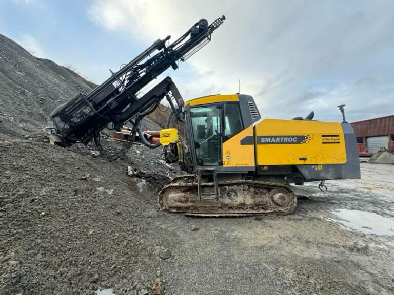 Atlas Copco SmartROC T40-11 - אסדת קידוח: תמונה 1 Atlas Copco SmartROC T40-11 - אסדת קידוח: תמונה 1