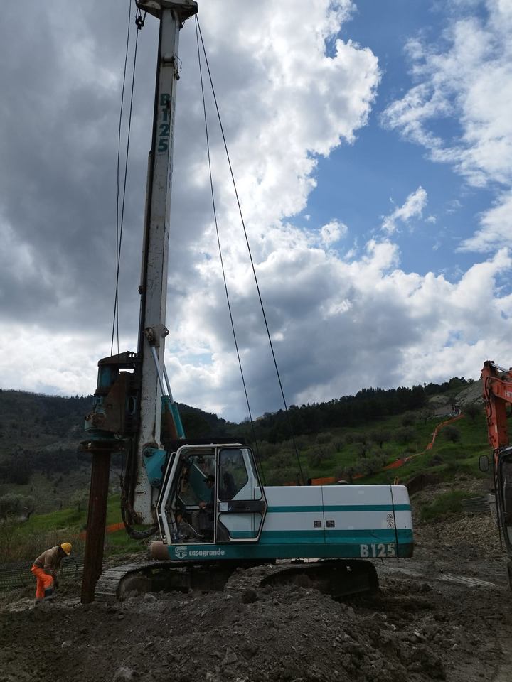 Casagrande B125 - נהג קורה: תמונה 3 Casagrande B125 - נהג קורה: תמונה 3