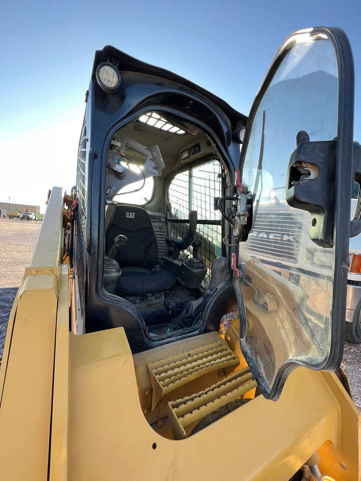Caterpillar 279D - מעמיס היגוי החלקה: תמונה 5 Caterpillar 279D - מעמיס היגוי החלקה: תמונה 5