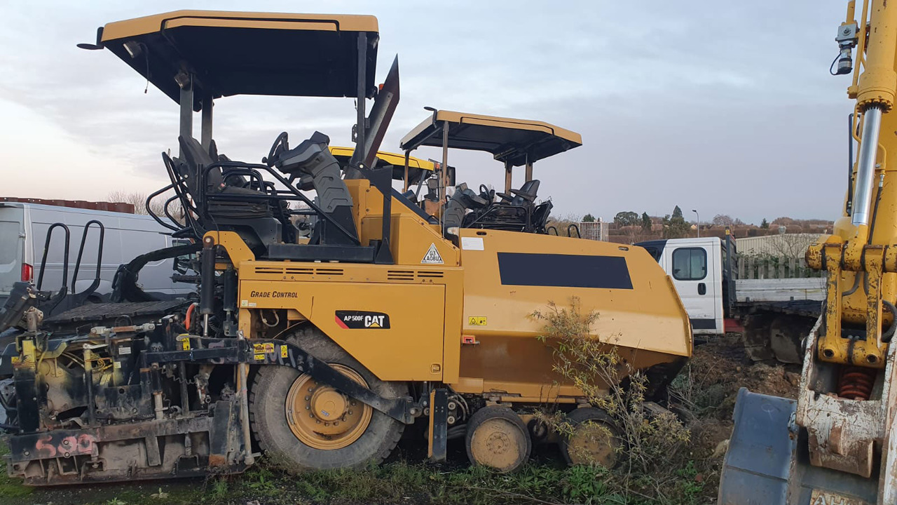 Caterpillar AP500 - מרצף אספלט: תמונה 1 Caterpillar AP500 - מרצף אספלט: תמונה 1
