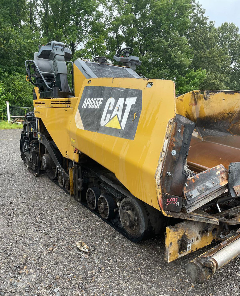 Caterpillar AP655F - מרצף אספלט: תמונה 3 Caterpillar AP655F - מרצף אספלט: תמונה 3