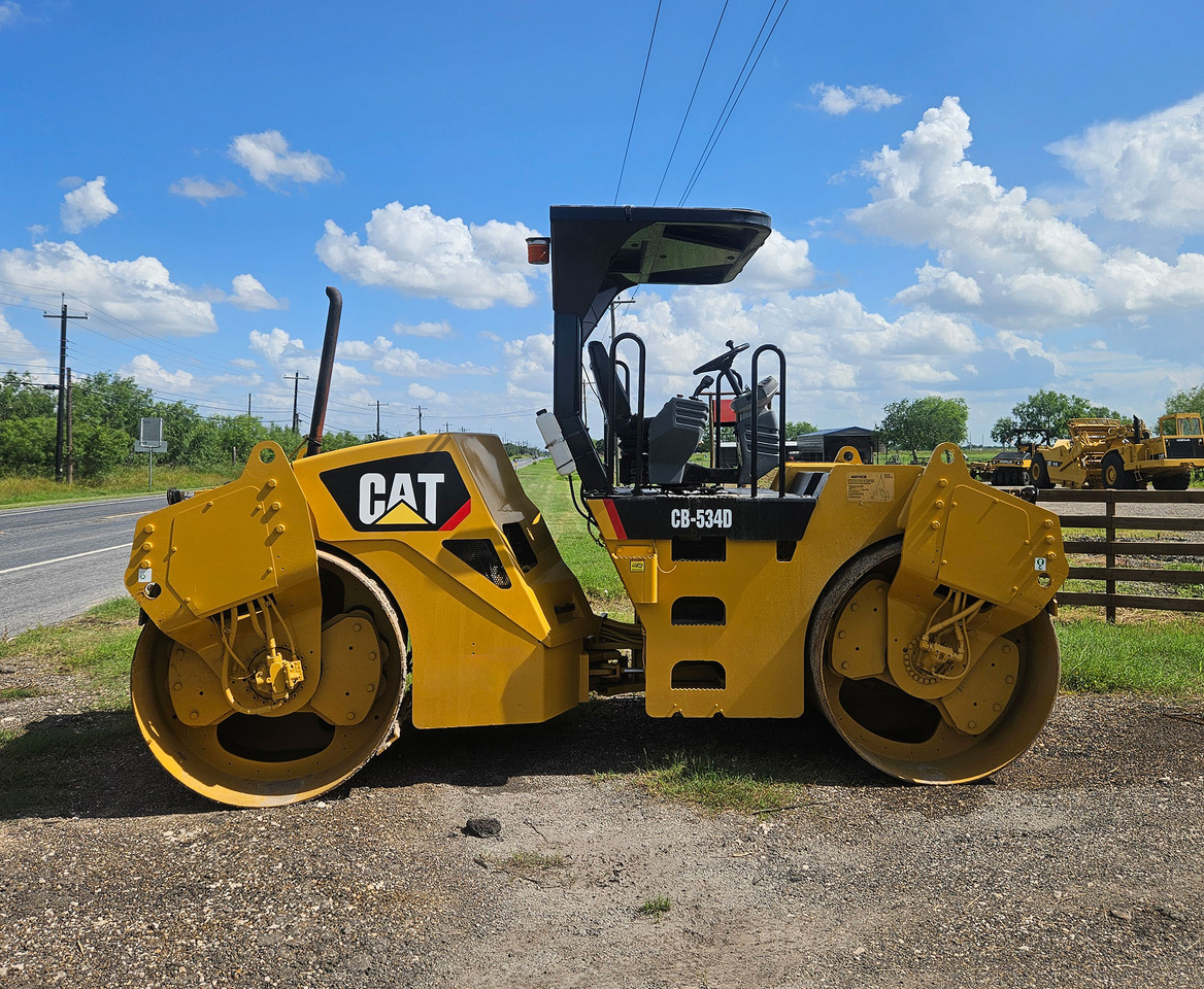 Caterpillar CB-534D - רולר: תמונה 2 Caterpillar CB-534D - רולר: תמונה 2