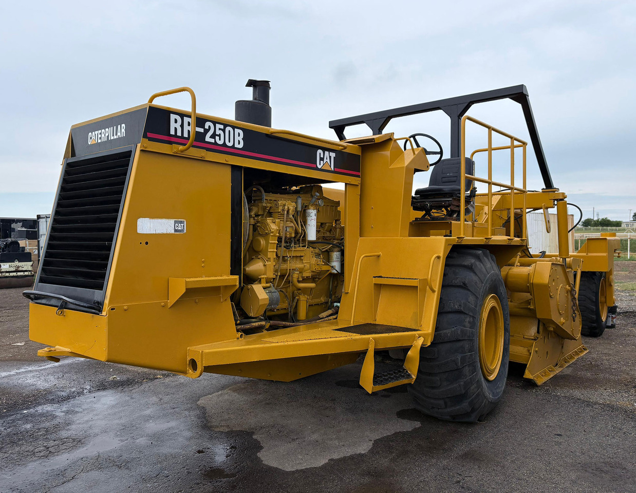 Caterpillar RR-250B - מייצב קרקע: תמונה 4 Caterpillar RR-250B - מייצב קרקע: תמונה 4