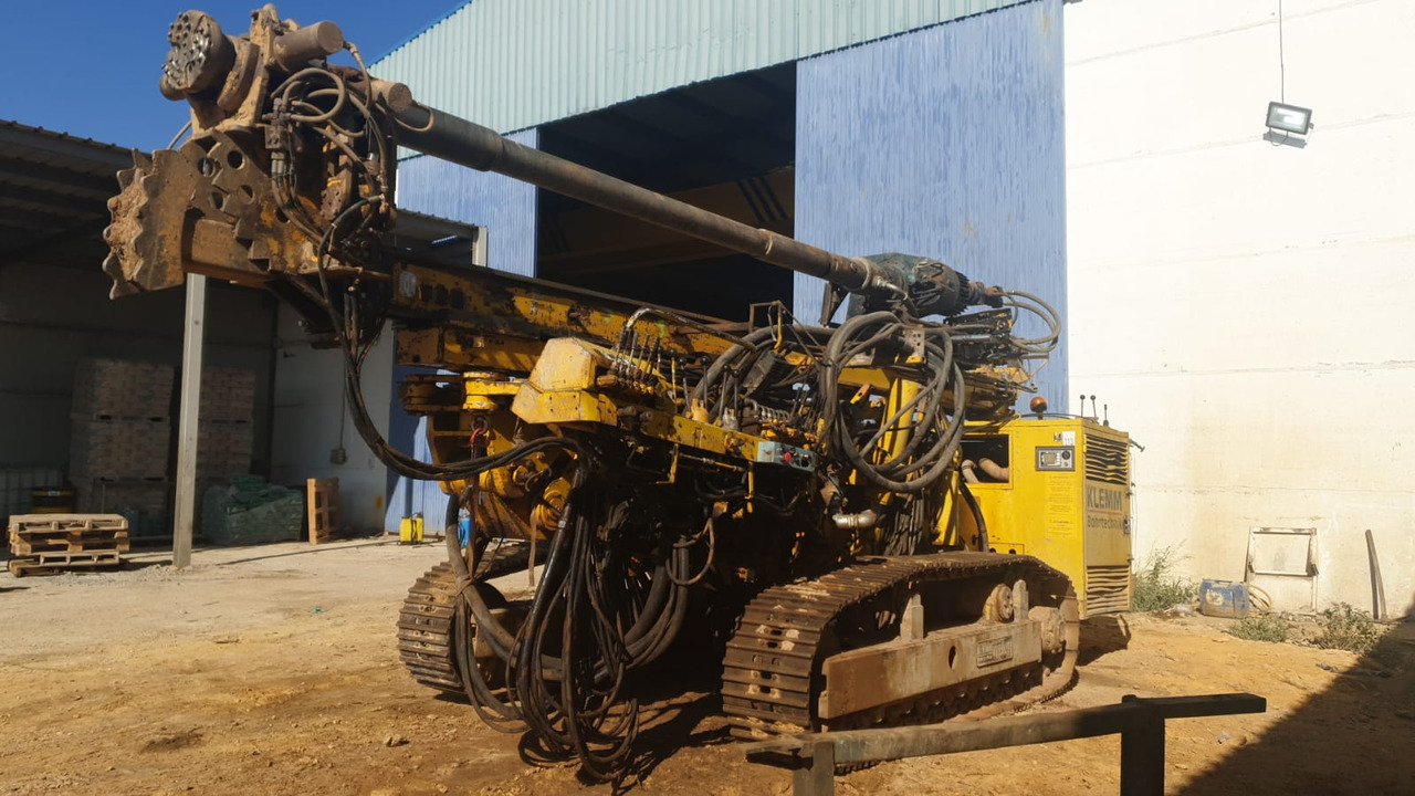 Klemm KR 806-2 - אסדת קידוח: תמונה 1 Klemm KR 806-2 - אסדת קידוח: תמונה 1