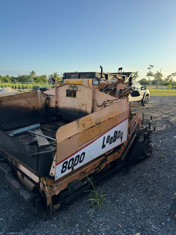 Leeboy 8000 - מרצף אספלט: תמונה 4 Leeboy 8000 - מרצף אספלט: תמונה 4