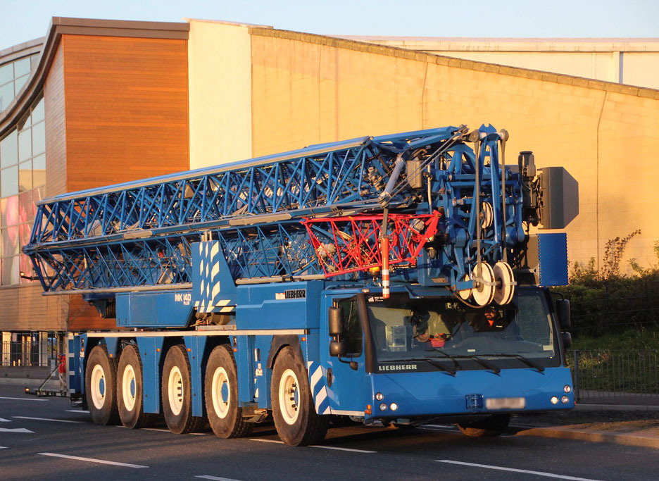 Liebherr MK 140 Plus - עגורן מגדל: תמונה 2 Liebherr MK 140 Plus - עגורן מגדל: תמונה 2