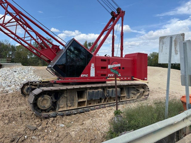 Manitowoc 222 - עגורן זוחל: תמונה 1 Manitowoc 222 - עגורן זוחל: תמונה 1