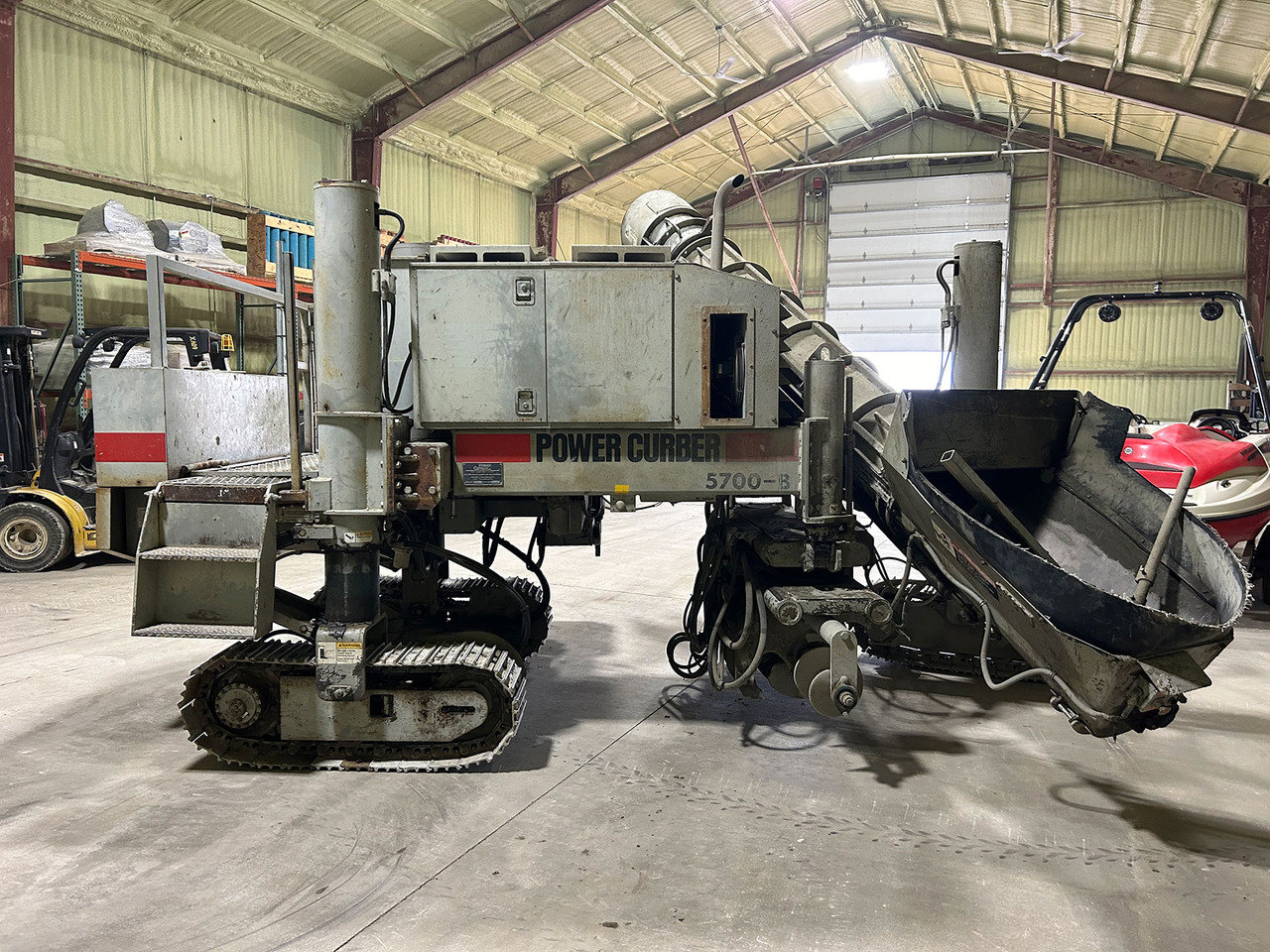 Power Curber 5700B - מרצף אספלט: תמונה 2 Power Curber 5700B - מרצף אספלט: תמונה 2