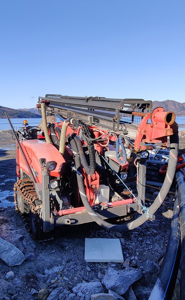 Sandvik Commando DC130Ri - אסדת קידוח: תמונה 3 Sandvik Commando DC130Ri - אסדת קידוח: תמונה 3