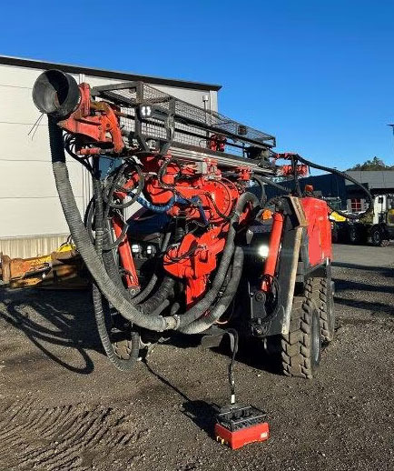 Sandvik Commando DC300Ri - אסדת קידוח: תמונה 3 Sandvik Commando DC300Ri - אסדת קידוח: תמונה 3