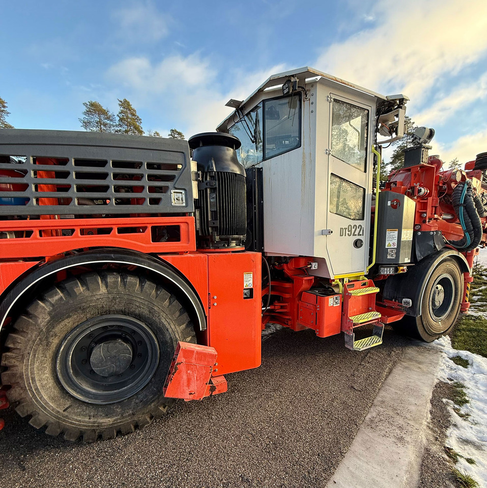 Sandvik DT922I - אסדת קידוח: תמונה 3 Sandvik DT922I - אסדת קידוח: תמונה 3