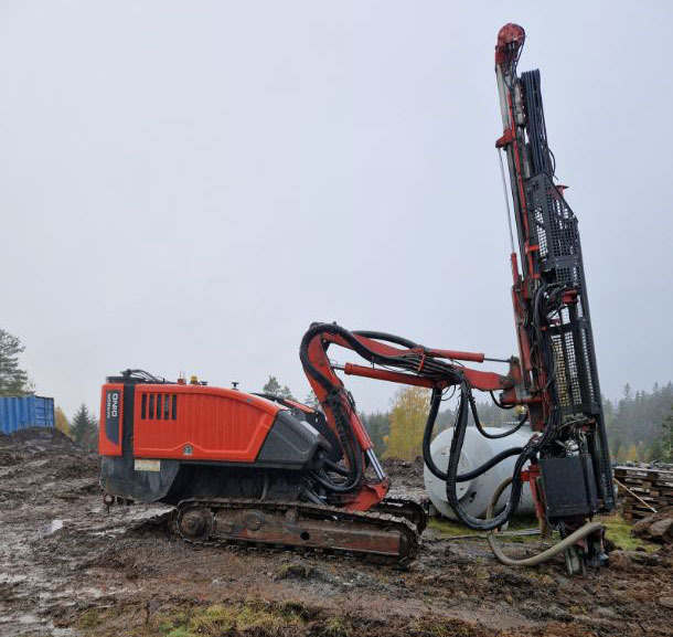 Sandvik Dino DC400Ri - אסדת קידוח: תמונה 2 Sandvik Dino DC400Ri - אסדת קידוח: תמונה 2