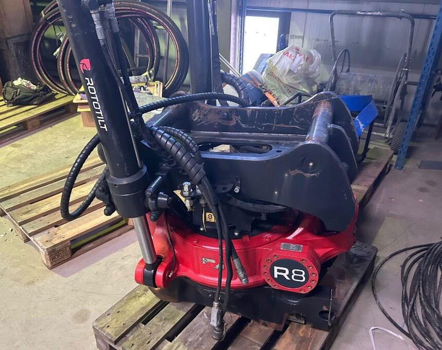 Volvo EC300enl - נהג קורה: תמונה 5 Volvo EC300enl - נהג קורה: תמונה 5