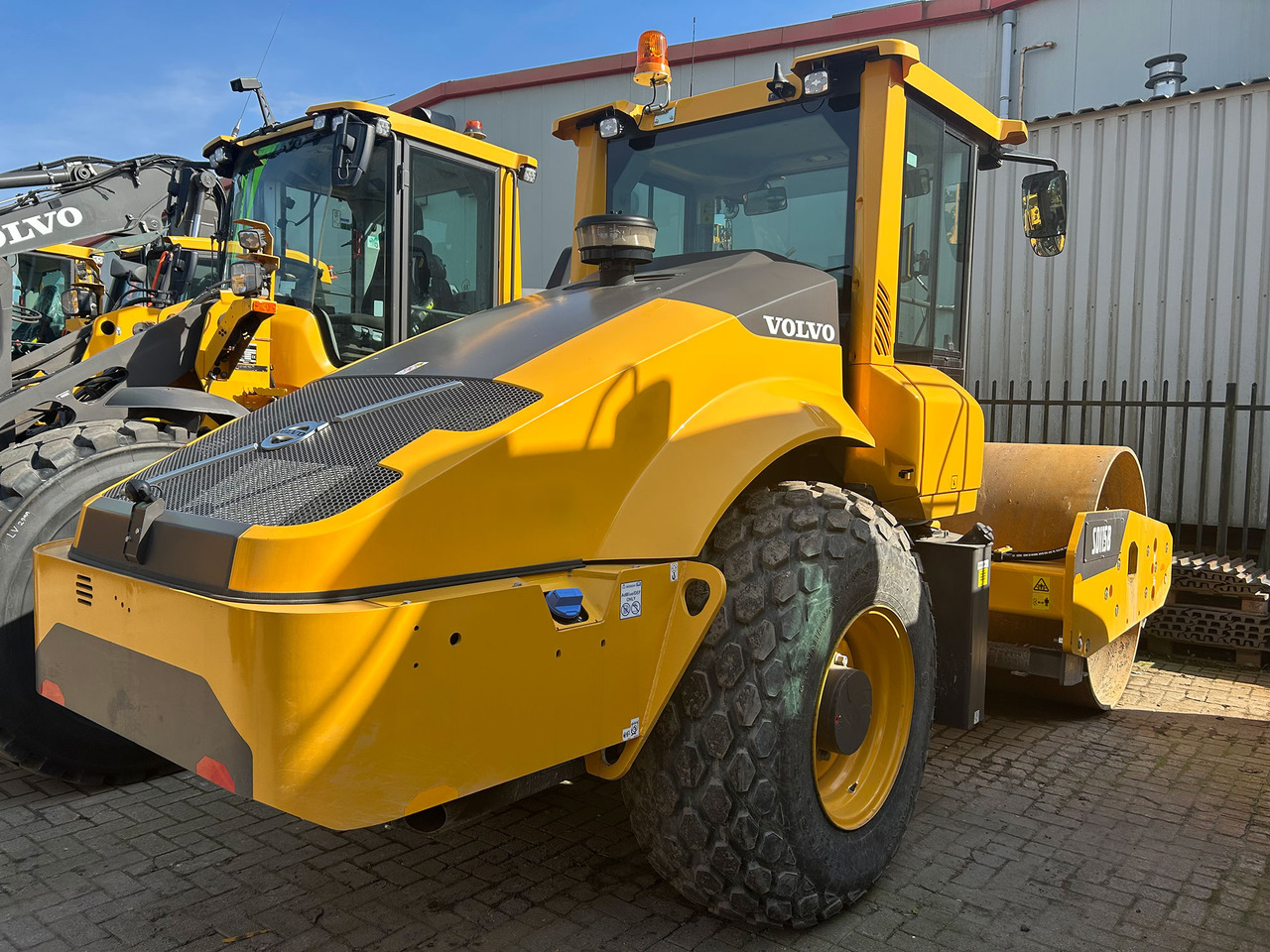 Volvo SD115B - מדחס: תמונה 3 Volvo SD115B - מדחס: תמונה 3