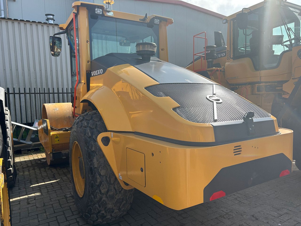 Volvo SD115B - מדחס: תמונה 5 Volvo SD115B - מדחס: תמונה 5