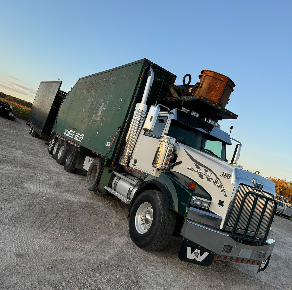 Western Star W4900 SB - משאית אשפה: תמונה 5 Western Star W4900 SB - משאית אשפה: תמונה 5