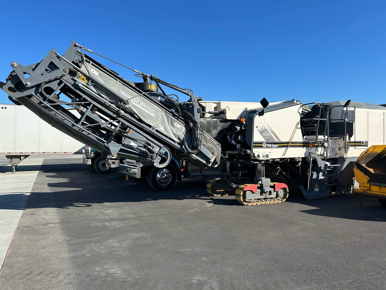 Wirtgen W 200 I - מקצועה חשמלית קרה: תמונה 1 Wirtgen W 200 I - מקצועה חשמלית קרה: תמונה 1