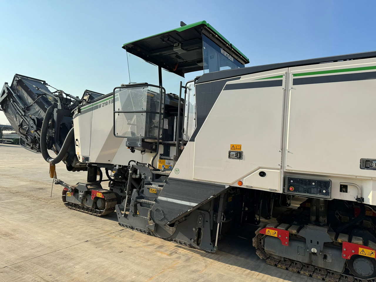Wirtgen W 210 FI - מקצועה חשמלית קרה: תמונה 4 Wirtgen W 210 FI - מקצועה חשמלית קרה: תמונה 4