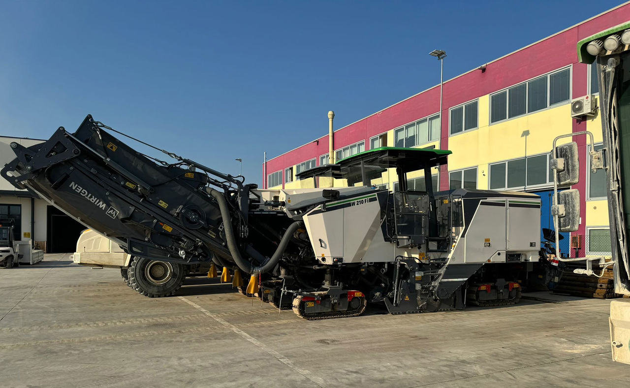 Wirtgen W 210 FI - מקצועה חשמלית קרה: תמונה 2 Wirtgen W 210 FI - מקצועה חשמלית קרה: תמונה 2