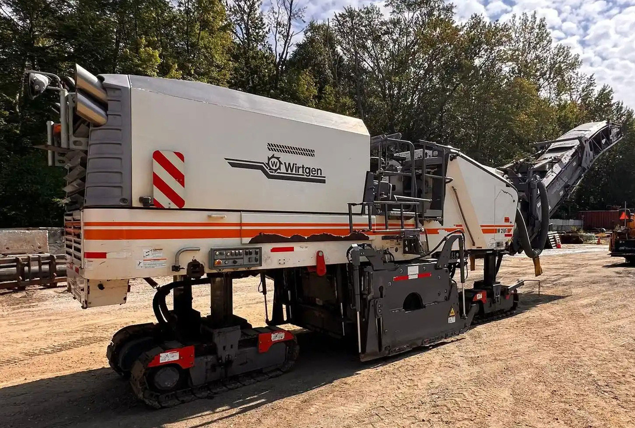 Wirtgen W 210 i - מקצועה חשמלית קרה: תמונה 1 Wirtgen W 210 i - מקצועה חשמלית קרה: תמונה 1