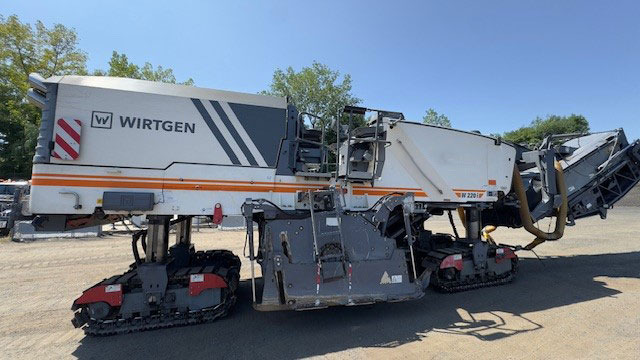 Wirtgen W 220 I - מקצועה חשמלית קרה: תמונה 1 Wirtgen W 220 I - מקצועה חשמלית קרה: תמונה 1