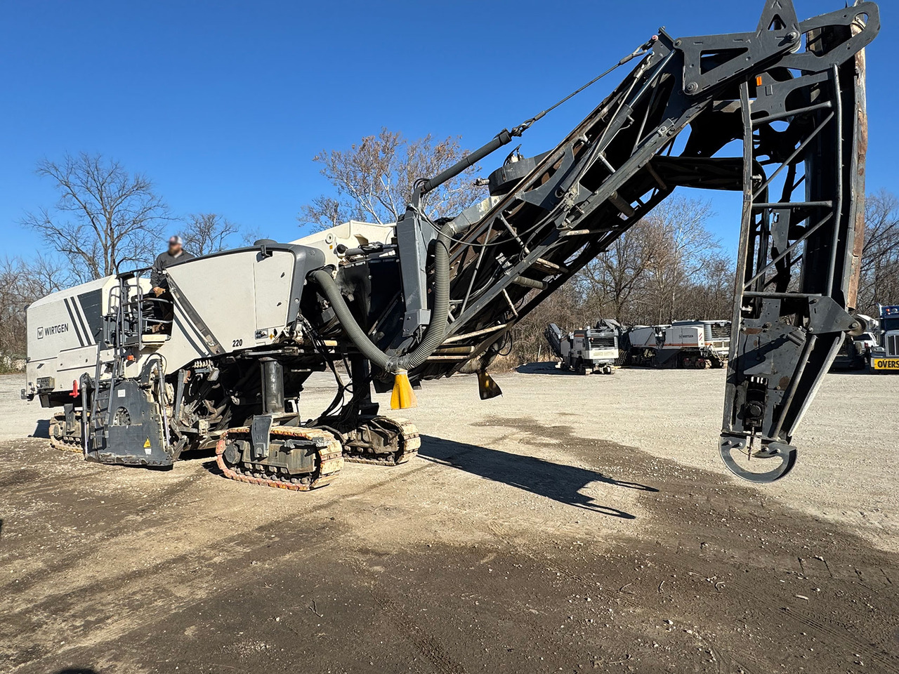 Wirtgen W 220 - מקצועה חשמלית קרה: תמונה 3 Wirtgen W 220 - מקצועה חשמלית קרה: תמונה 3