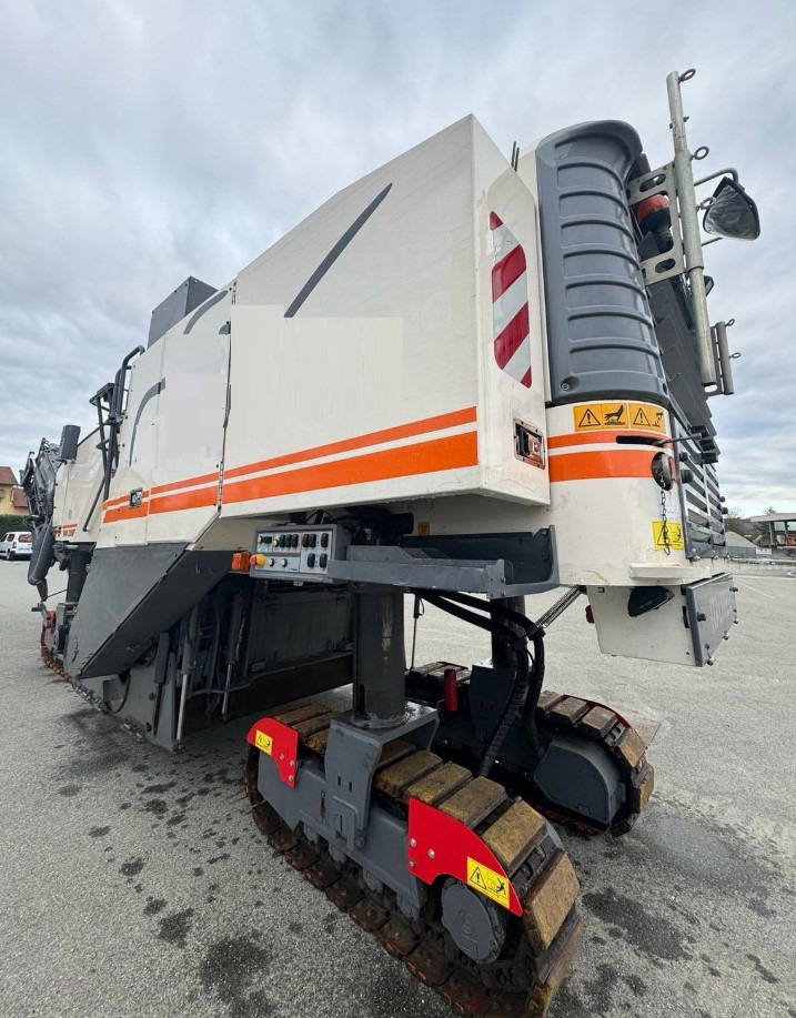 Wirtgen W 220 - מקצועה חשמלית קרה: תמונה 3 Wirtgen W 220 - מקצועה חשמלית קרה: תמונה 3