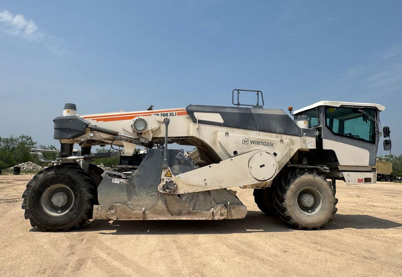 Wirtgen WR 200 XLI - מייצב קרקע: תמונה 1 Wirtgen WR 200 XLI - מייצב קרקע: תמונה 1