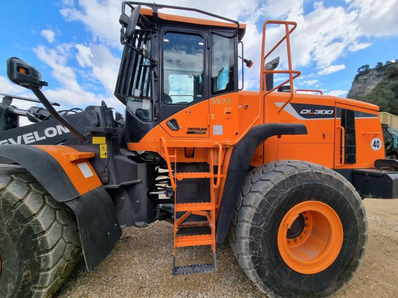 Doosan DL300 - מעמיס גלגלים: תמונה 4 Doosan DL300 - מעמיס גלגלים: תמונה 4