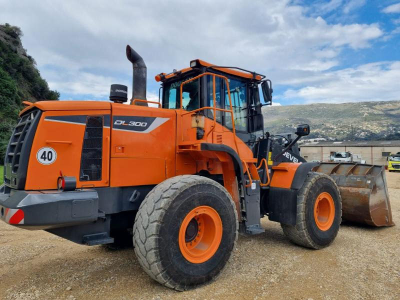 Doosan DL300 - מעמיס גלגלים: תמונה 2 Doosan DL300 - מעמיס גלגלים: תמונה 2