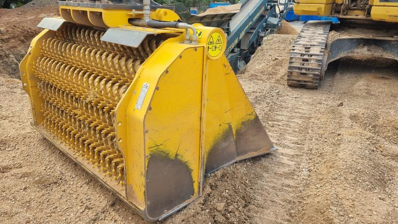 GODET CRIBLEUR A ETOILES PPIUR PELLE DE 20/25T GYRUS STAR - דלי מיון עבור מכונת בנייה: תמונה 2 GODET CRIBLEUR A ETOILES PPIUR PELLE DE 20/25T GYRUS STAR - דלי מיון עבור מכונת בנייה: תמונה 2
