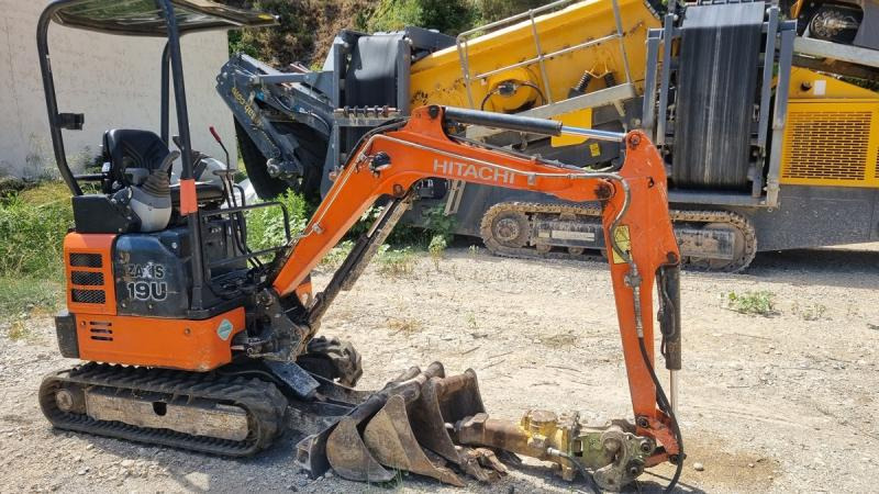 Hitachi ZAXIS 19 - מיני מחפר: תמונה 1 Hitachi ZAXIS 19 - מיני מחפר: תמונה 1