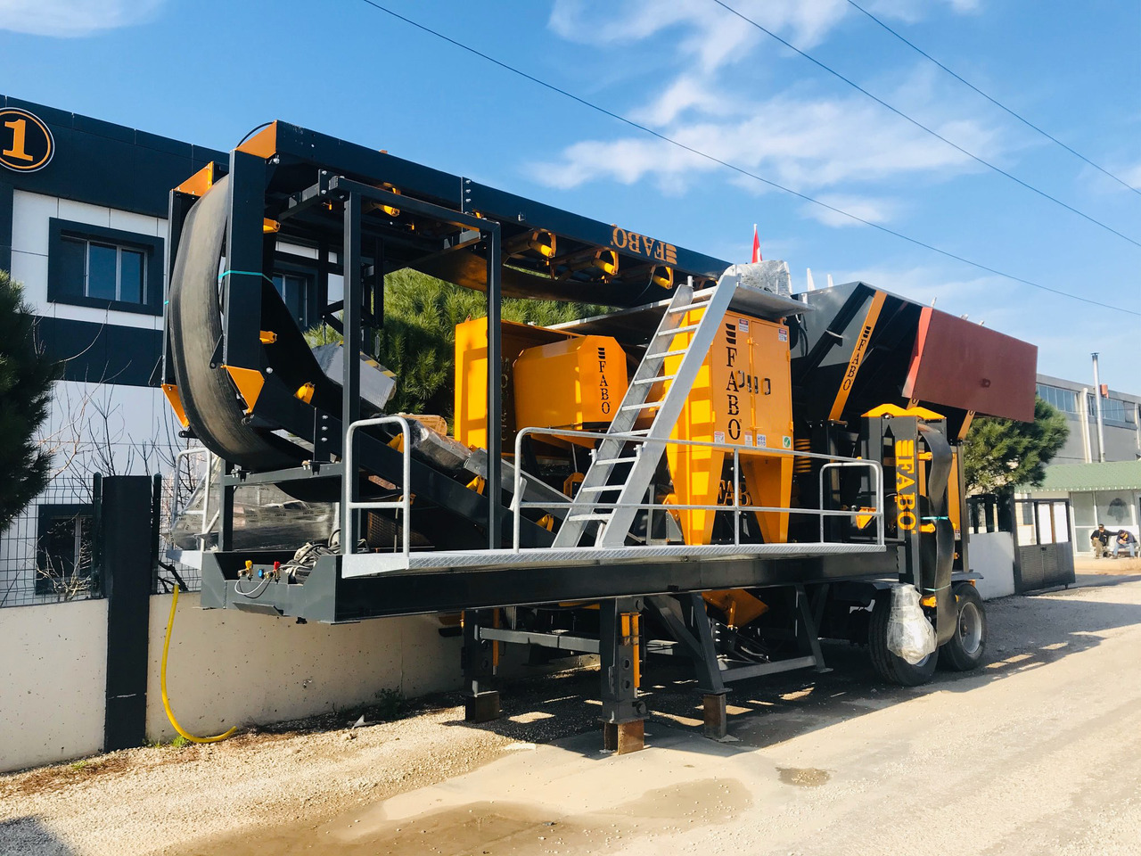 FABO Mobile crusher - מגרסה ניידת: תמונה 2 FABO Mobile crusher - מגרסה ניידת: תמונה 2