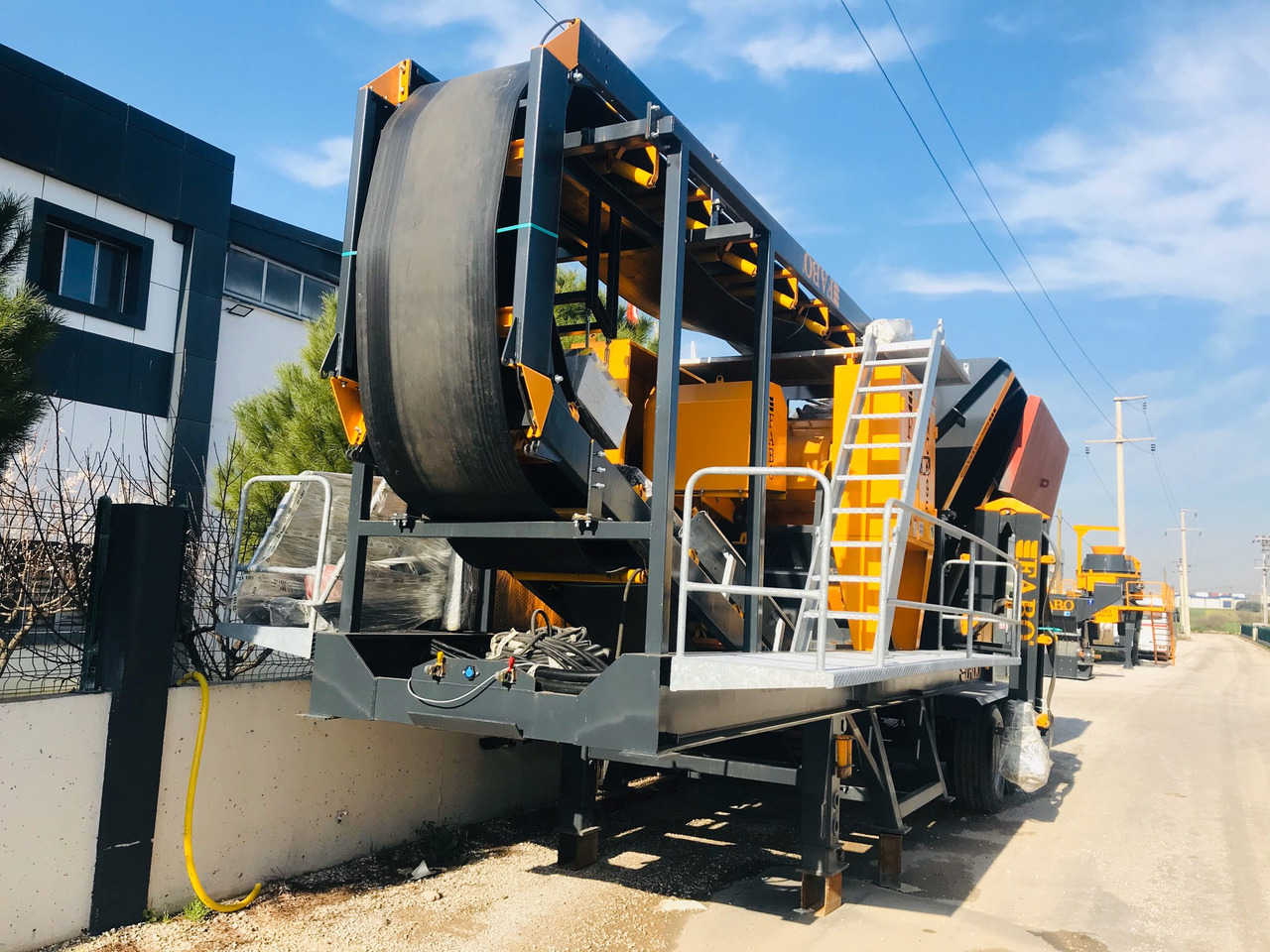 FABO Mobile crusher - מגרסה ניידת: תמונה 3 FABO Mobile crusher - מגרסה ניידת: תמונה 3